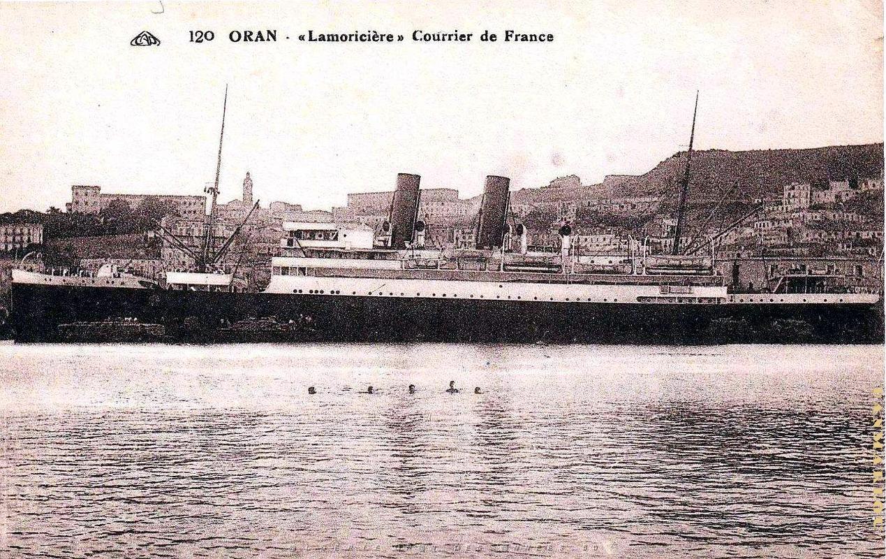 Oran - Marine - Vieux Port - Bateau Lamoriciere - 1920.jpg